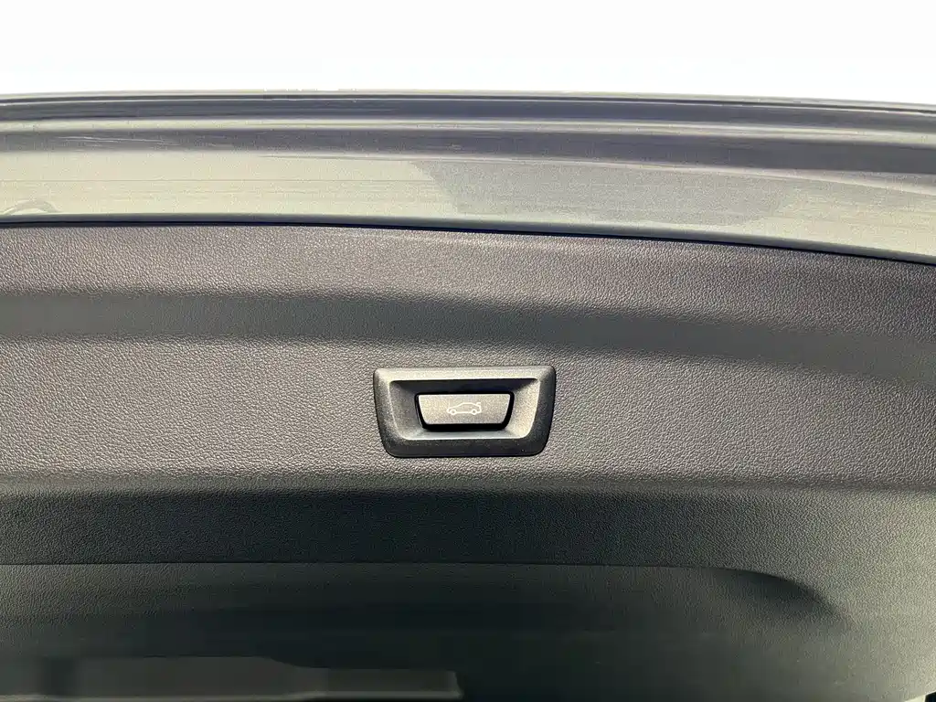 BMW BMW iX1 2023 eDrive25L M Sport Package 2024 - thumbnail 16