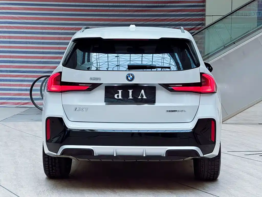 BMW BMW iX1 2023 eDrive25L M Sport Package 2024 - thumbnail 6