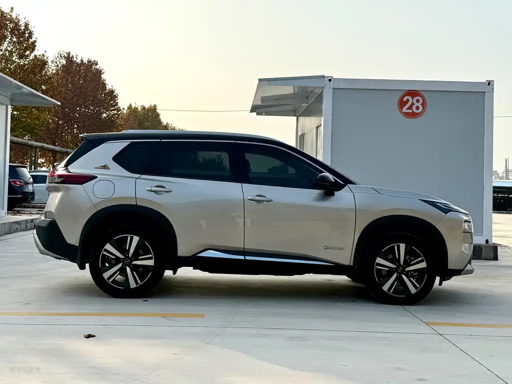 Nissan Qashqai 2023 e-POWER AWD Elite 2023 - thumbnail 4