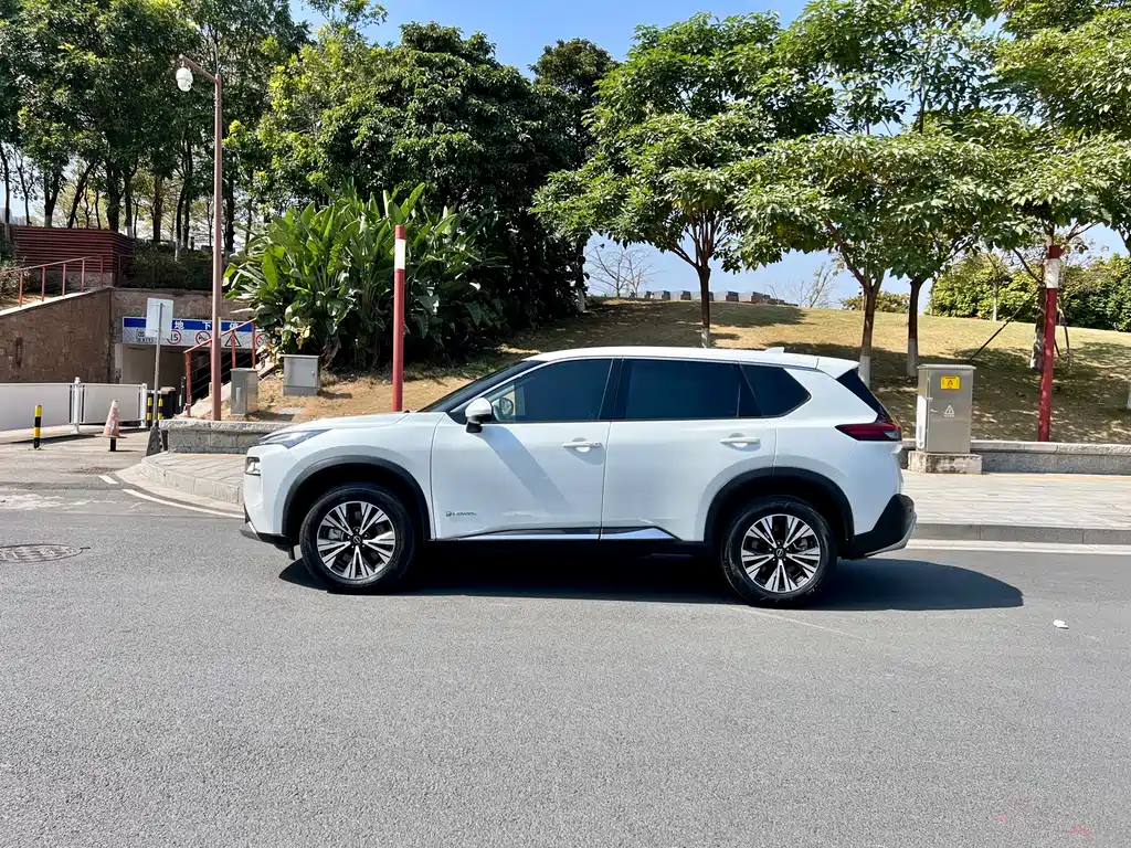 Nissan Qashqai 2023 e-POWER Super Hybrid Dual Motor AWD Luxury Edition 2024 - thumbnail 5