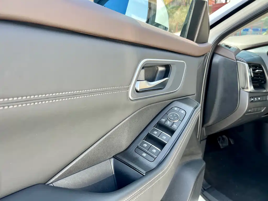 Nissan Qashqai 2023 e-POWER Super Hybrid Dual Motor AWD Luxury Edition 2024 - thumbnail 8