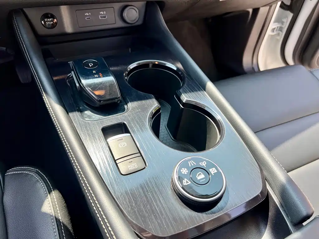 Nissan Qashqai 2023 e-POWER Super Hybrid Dual Motor AWD Luxury Edition 2024 - thumbnail 16