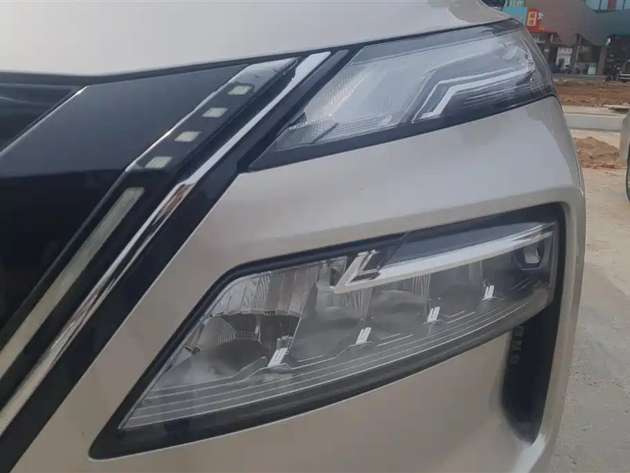 Nissan Qashqai 2023 e-POWER Super Hybrid Dual Motor AWD Luxury Edition 2023 - thumbnail 5