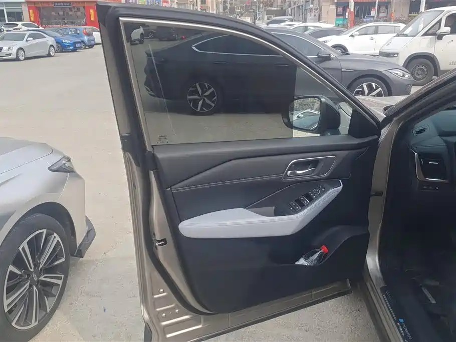 Nissan Qashqai 2023 e-POWER Super Hybrid Dual Motor AWD Luxury Edition 2023 - thumbnail 7