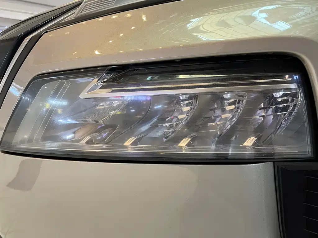 Nissan Qashqai 2023 e-POWER Super Hybrid Dual Motor AWD Luxury Edition 2023 - thumbnail 4