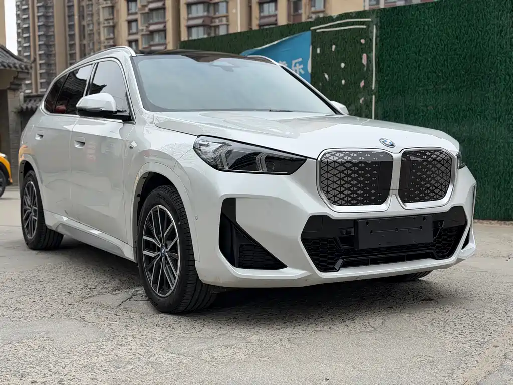 BMW BMW iX1 2025 eDrive25L M Sport Package 2025 - thumbnail 3
