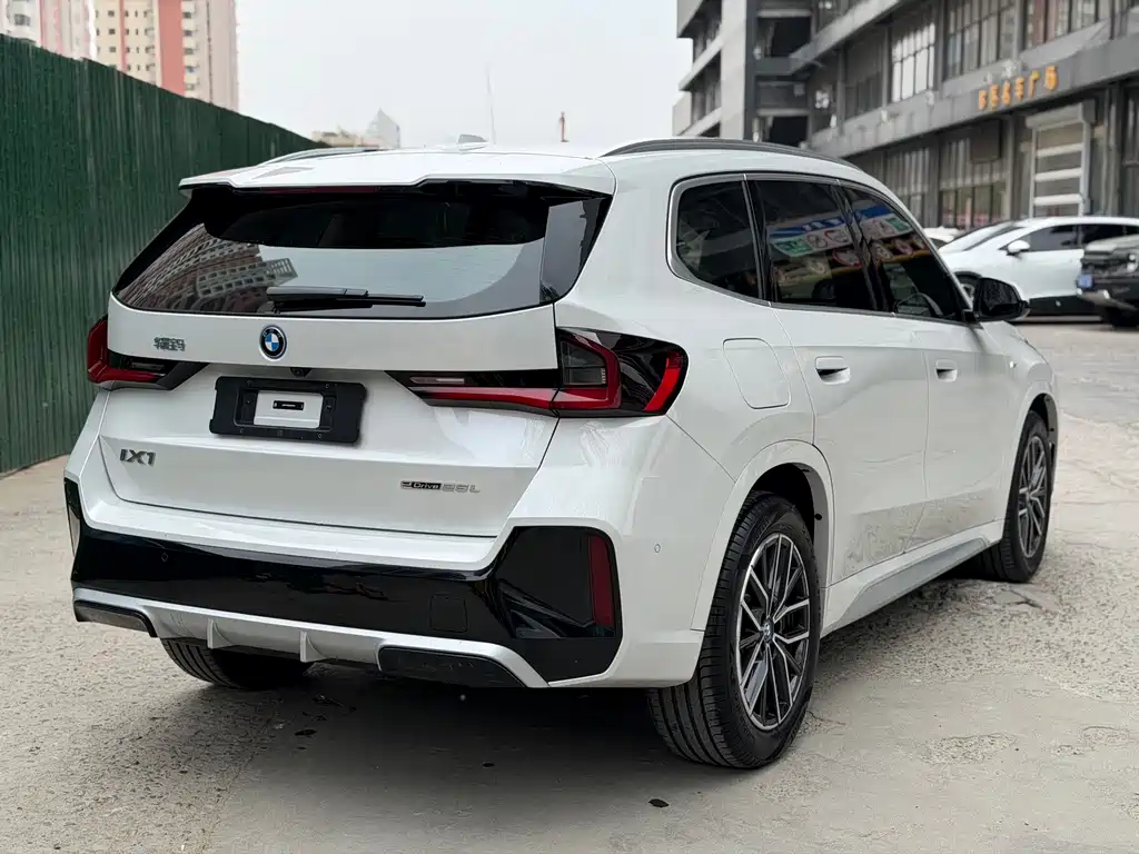 BMW BMW iX1 2025 eDrive25L M Sport Package 2025 - thumbnail 4