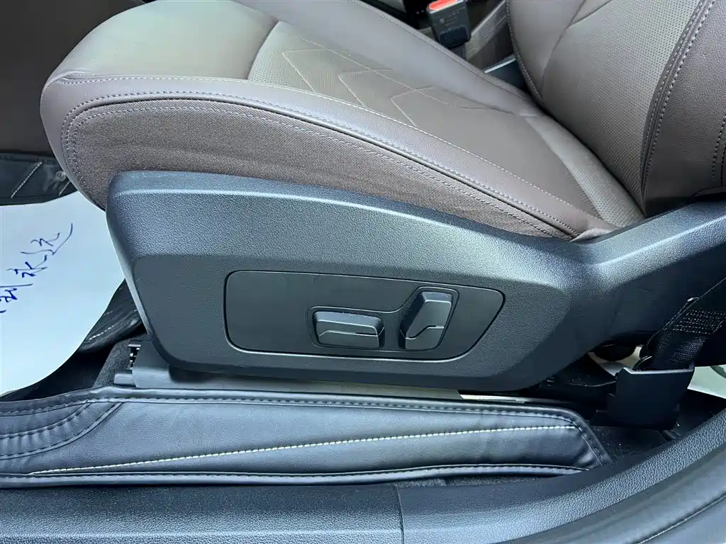 BMW BMW iX1 2025 xDrive30L X Design Package 2025 - thumbnail 18