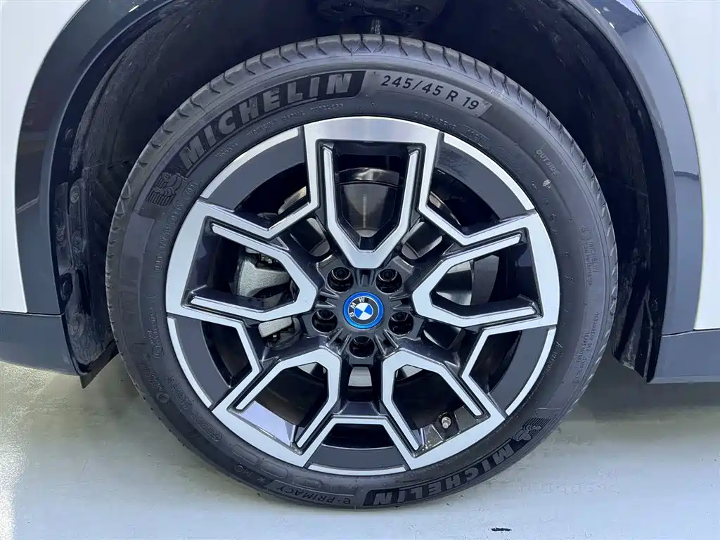 BMW BMW iX1 2025 xDrive30L X Design Package 2025 - thumbnail 23