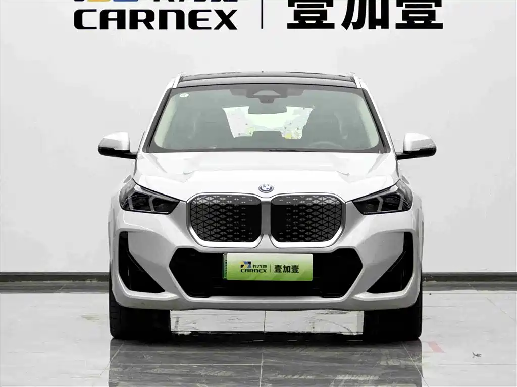 BMW BMW iX1 2025 xDrive30L M Sport Black Night Package 2025 - thumbnail 2