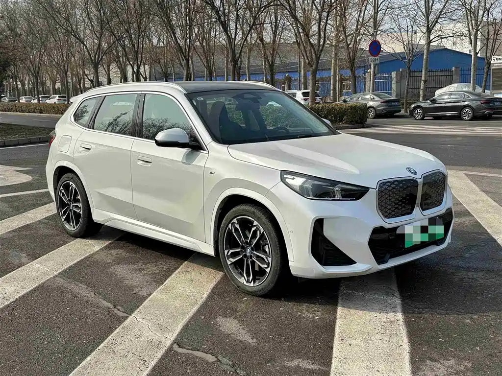 BMW BMW iX1 2025 xDrive30L M Sport Black Night Package 2025 - thumbnail 18