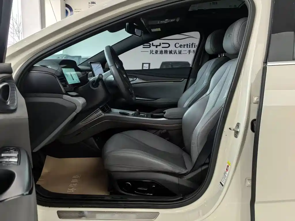 BYD BYD Seal 2024 Premium Edition DM-i 1.5L 121km Luxury Model 2024 - thumbnail 6