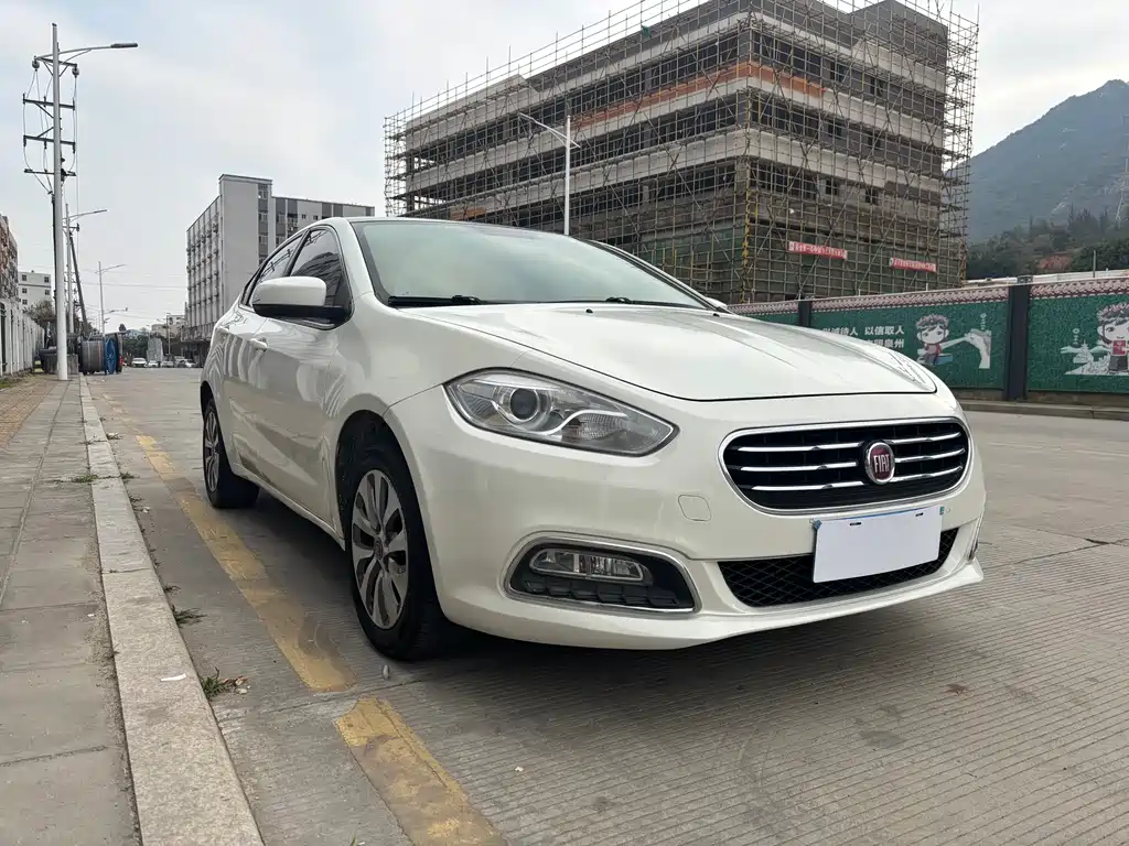 Fiat Fiat Viaggio 2012 1.4T Automatic Comfort Edition 2014 - thumbnail 3