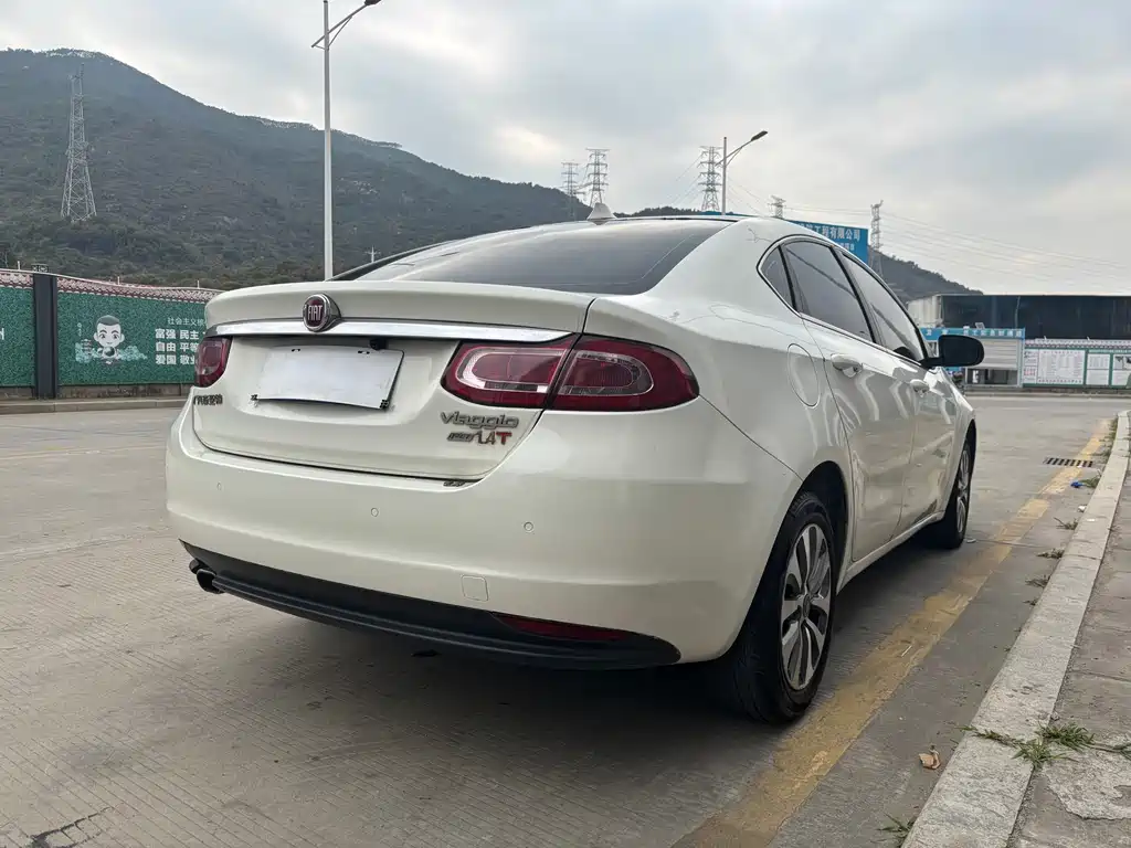 Fiat Fiat Viaggio 2012 1.4T Automatic Comfort Edition 2014 - thumbnail 4