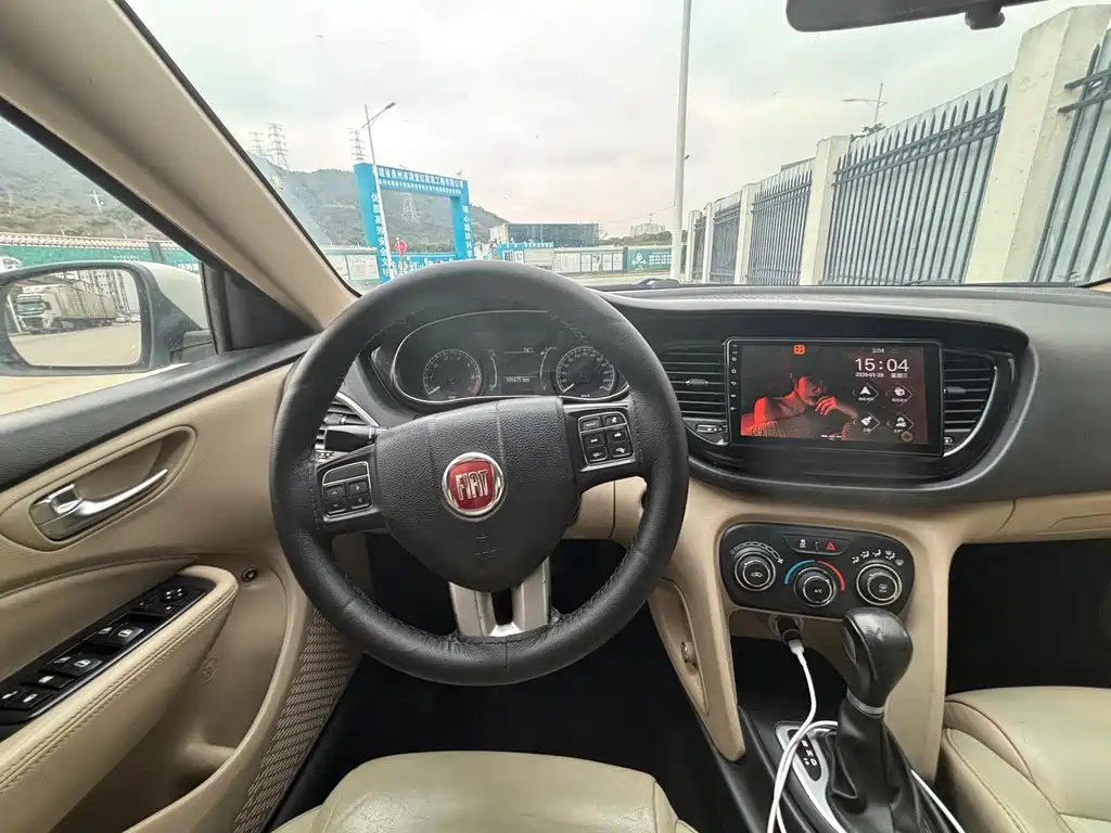 Fiat Fiat Viaggio 2012 1.4T Automatic Comfort Edition 2014 - thumbnail 12