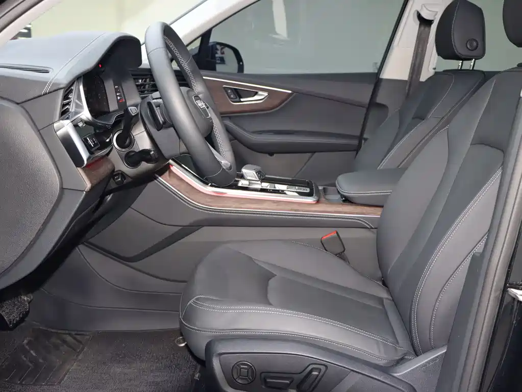 Audi Audi Q7 2025 55 TFSI quattro S line Black Knight Edition 2025 - thumbnail 4