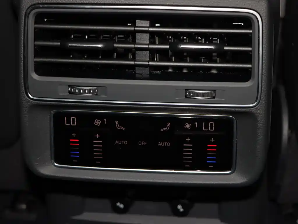 Audi Audi Q7 2025 55 TFSI quattro S line Black Knight Edition 2025 - thumbnail 17