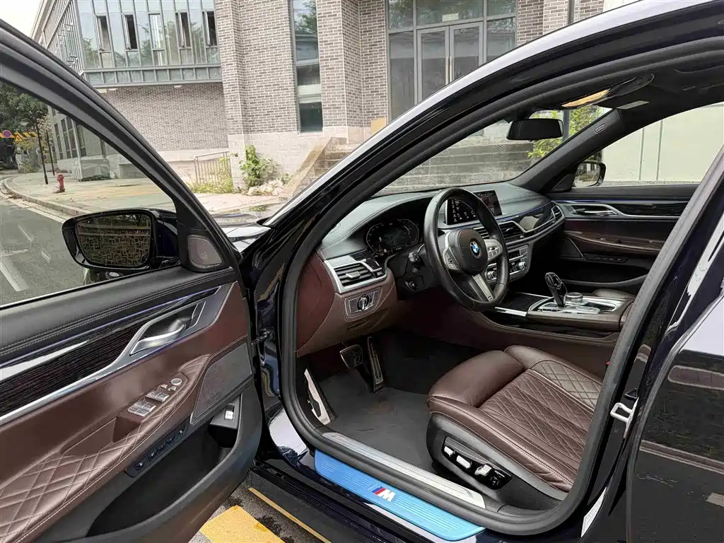 BMW BMW 7 Series 2021 740Li M Sport Package Premium Model 2021 - thumbnail 9
