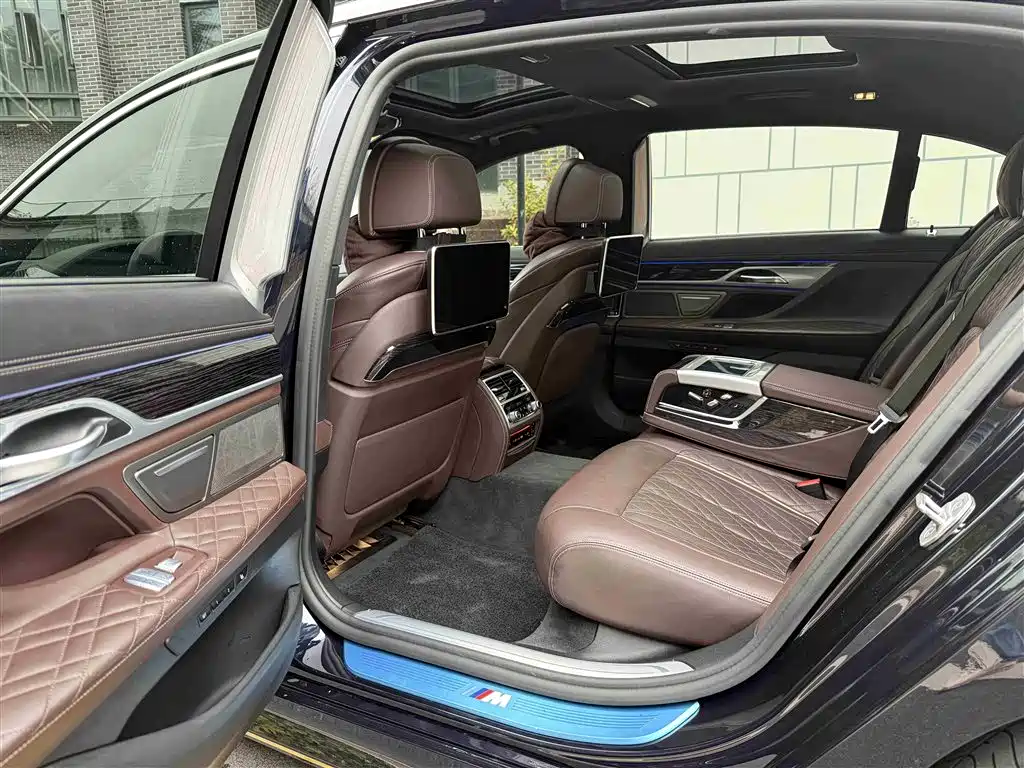 BMW BMW 7 Series 2021 740Li M Sport Package Premium Model 2021 - thumbnail 10