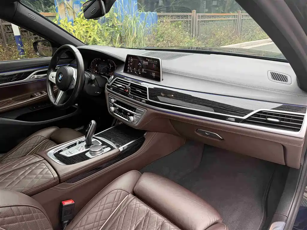 BMW BMW 7 Series 2021 740Li M Sport Package Premium Model 2021 - thumbnail 18