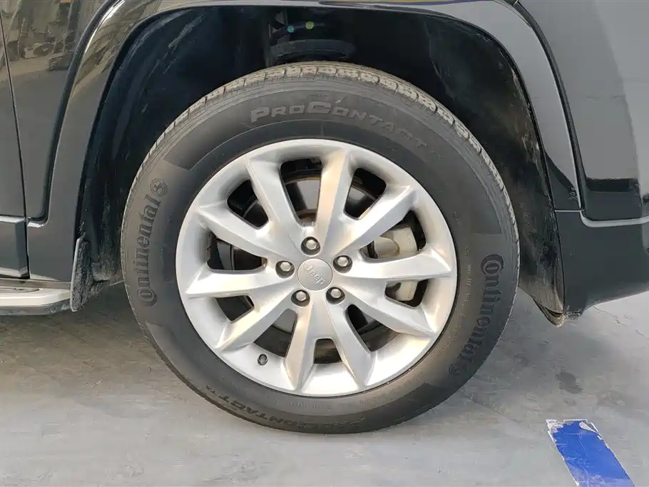 Jeep Jeep Cherokee 2017 2.4L Professional Intelligent Edition 2018 - thumbnail 6