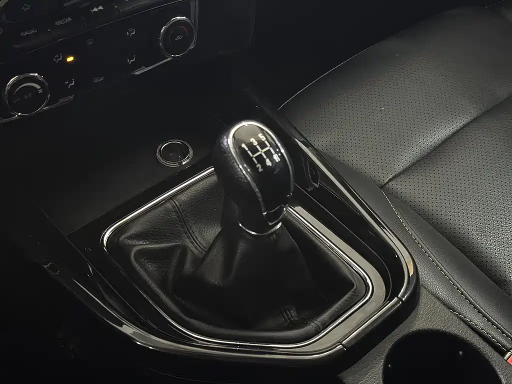 Dongfeng Foton DFSK Glory S560 2018 1.8L Manual Elite 7-seater 2018 - thumbnail 11