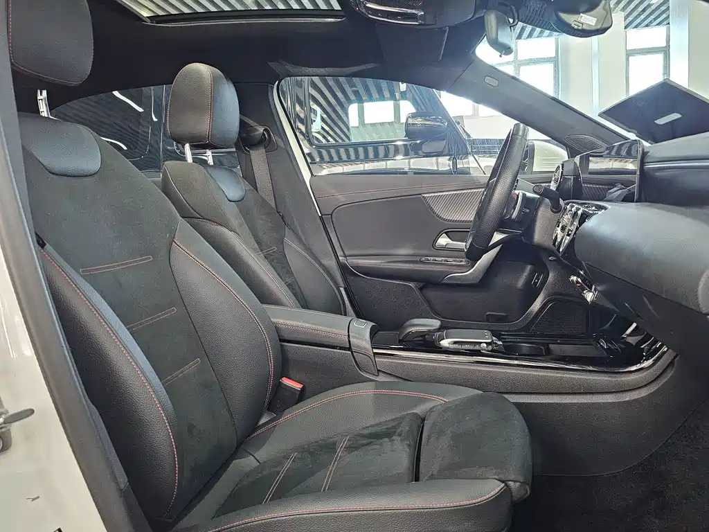 Mercedes-Benz Mercedes-Benz A-Class 2024 A 200 L Fashion Edition 2024 - thumbnail 9