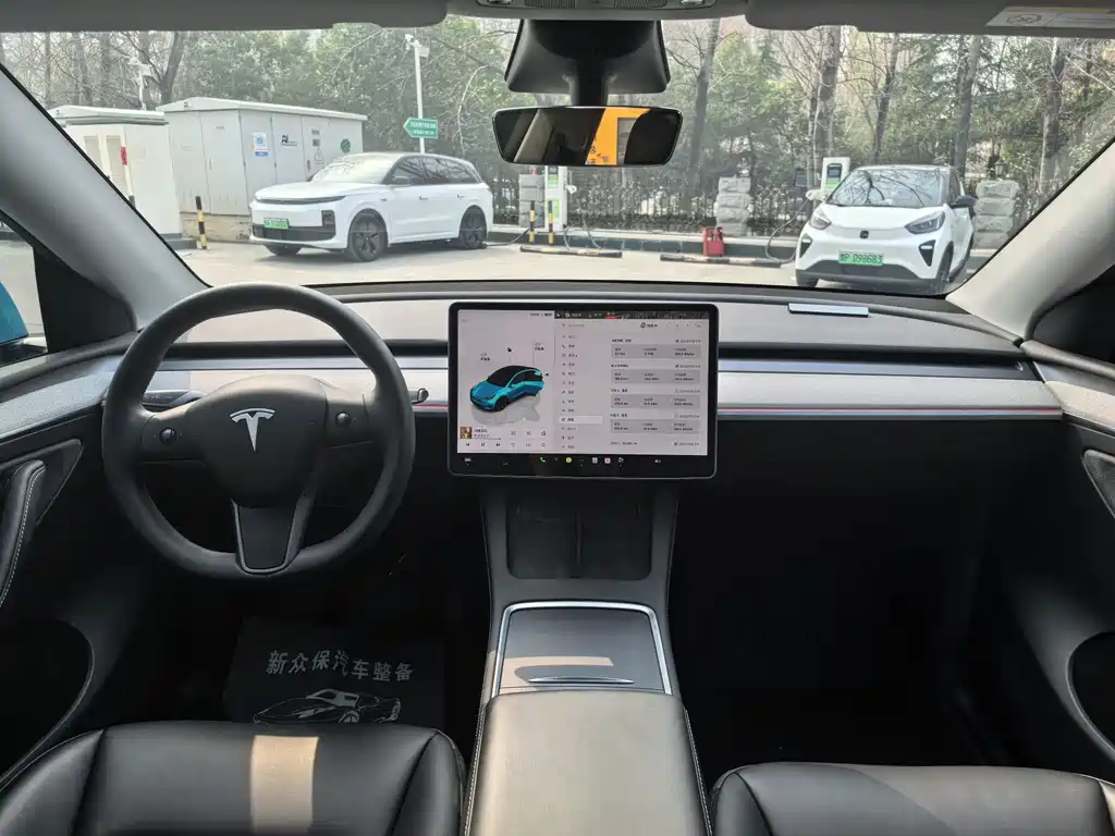 Tesla Model Y 2023 Rear-Wheel Drive 2024 - thumbnail 6