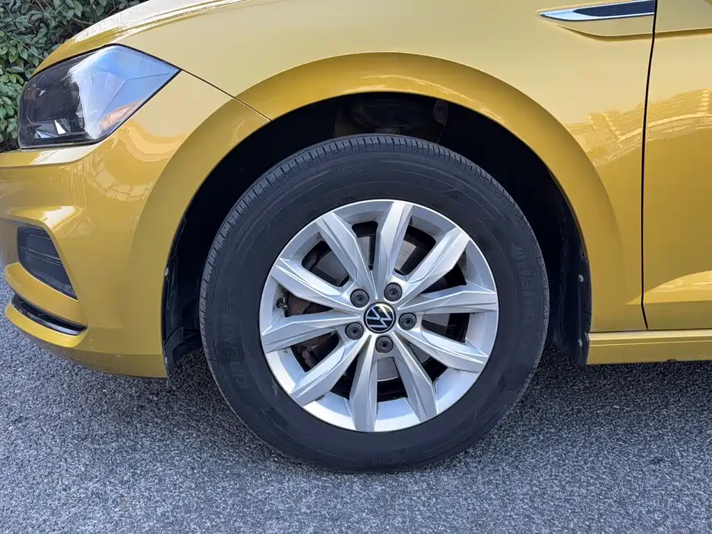 Volkswagen Volkswagen Polo 2021 Plus 1.5L Automatic Colorful Technology Edition 2021 - thumbnail 8