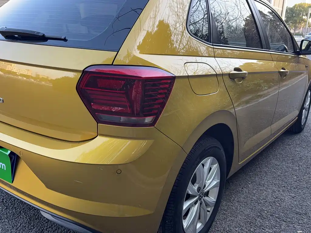 Volkswagen Volkswagen Polo 2021 Plus 1.5L Automatic Colorful Technology Edition 2021 - thumbnail 9