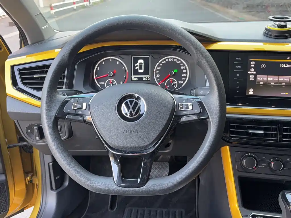 Volkswagen Volkswagen Polo 2021 Plus 1.5L Automatic Colorful Technology Edition 2021 - thumbnail 10