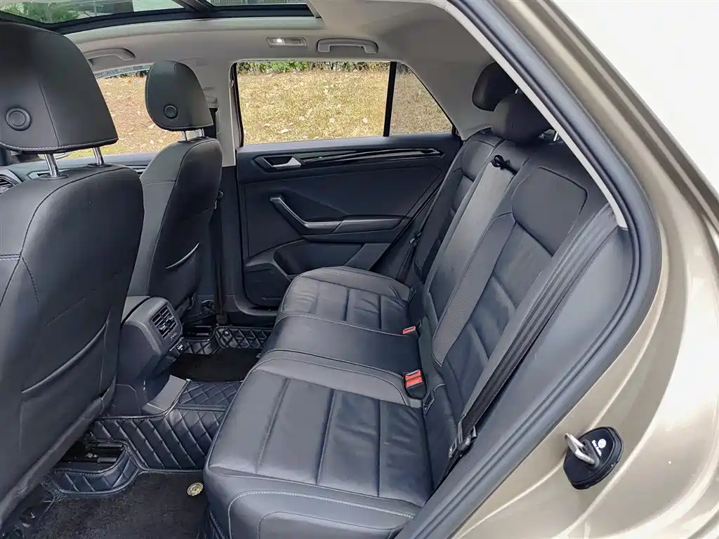 Volkswagen T-Roc 2022 280TSI DSG Front-Wheel Drive Comfort Plus 2022 - thumbnail 8