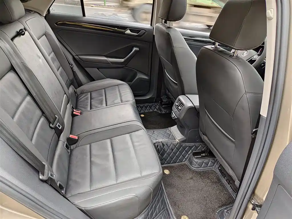 Volkswagen T-Roc 2022 280TSI DSG Front-Wheel Drive Comfort Plus 2022 - thumbnail 10