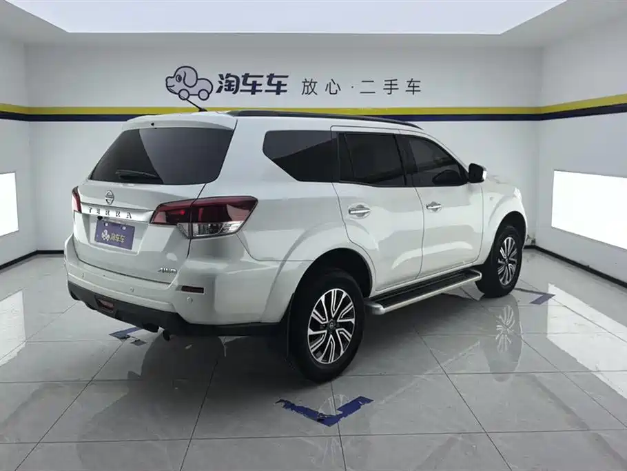 Nissan Nissan Terra 2020 2.5L XL Upper 4WD Automatic Luxury Edition 2021 - thumbnail 3