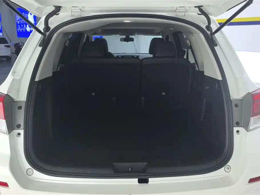 Nissan Nissan Terra 2020 2.5L XL Upper 4WD Automatic Luxury Edition 2021 - thumbnail 4