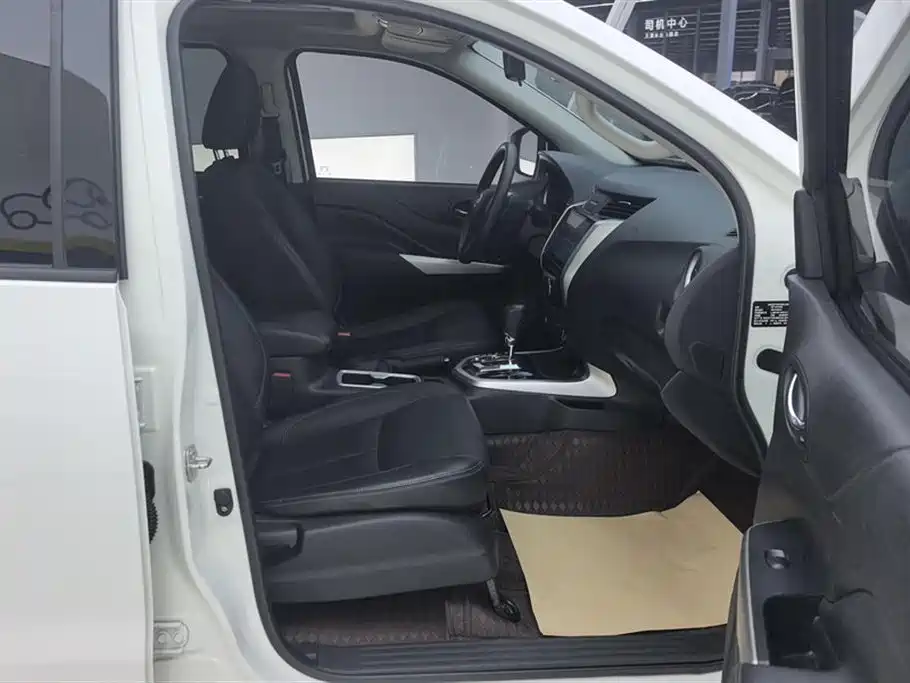 Nissan Nissan Terra 2020 2.5L XL Upper 4WD Automatic Luxury Edition 2021 - thumbnail 8