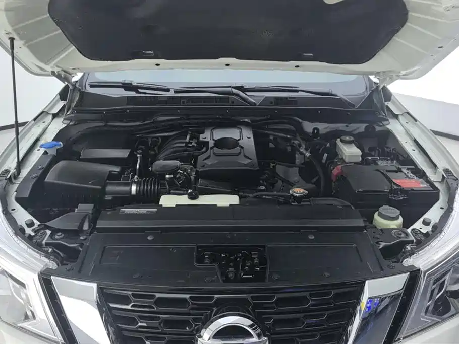 Nissan Nissan Terra 2020 2.5L XL Upper 4WD Automatic Luxury Edition 2021 - thumbnail 10