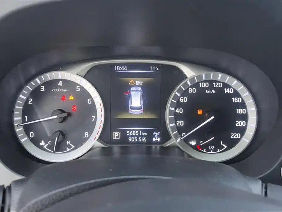 Nissan Nissan Terra 2020 2.5L XL Upper 4WD Automatic Luxury Edition 2021 - thumbnail 14