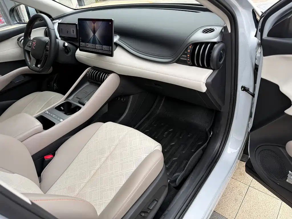 BYD (BYD Auto) Yuan PLUS 2025 Intelligent Drive 510KM Beyond Edition 2025 - thumbnail 9