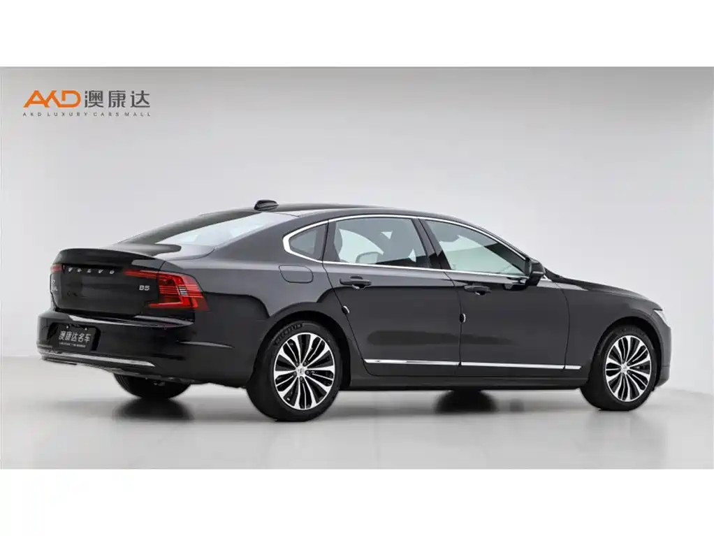 Volvo Volvo S90 B5 Momentum Luxury Edition 2025 Model 2.0T 2024 - thumbnail 3