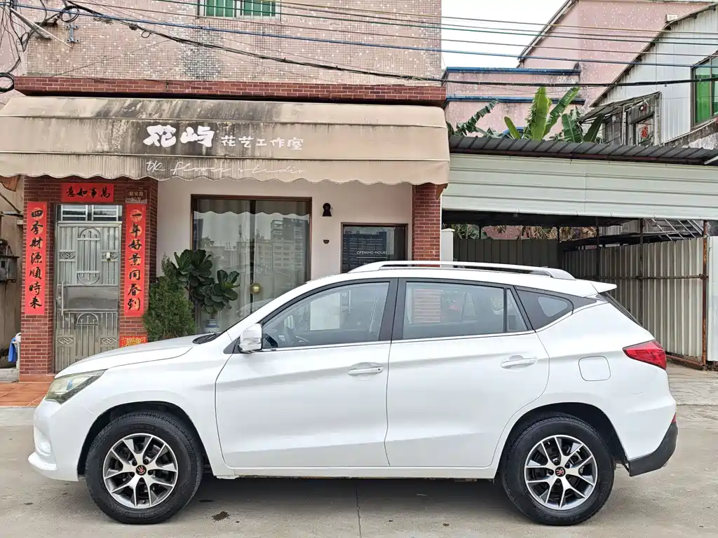 BYD BYD Song 2017 Model Gai Shi Upgrade Edition 1.5TID Automatic Elite Version 2017 - thumbnail 4
