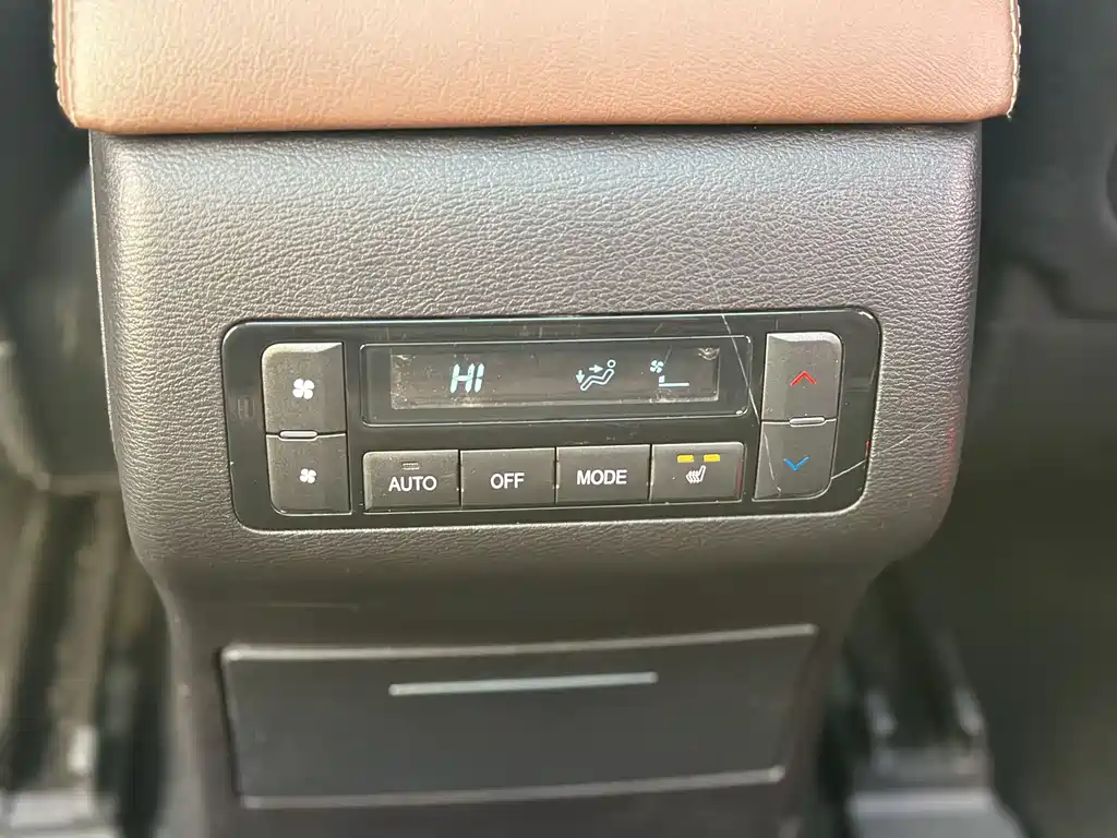 Haval Haval H9 2017 2.0T Gasoline AWD Premium 7-seater 2018 - thumbnail 18