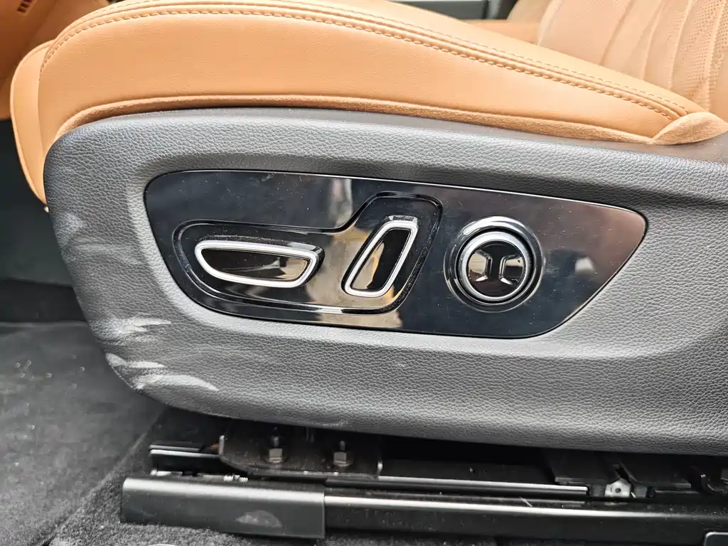 GAC Trumpchi GAC Trumpchi GS8 2024 Edition Navigator Series 2.0TGDI FWD Luxury Intelligent Connection Version 7-seater 2024 - thumbnail 17