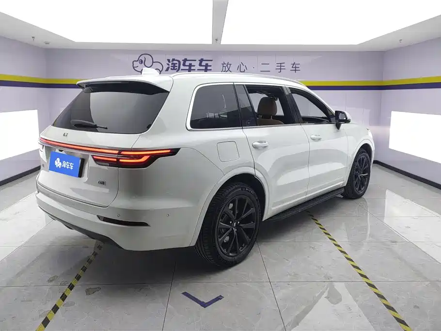 Li Auto Li ONE 2021 Extended-Range 6-Seat Version 2022 - thumbnail 3