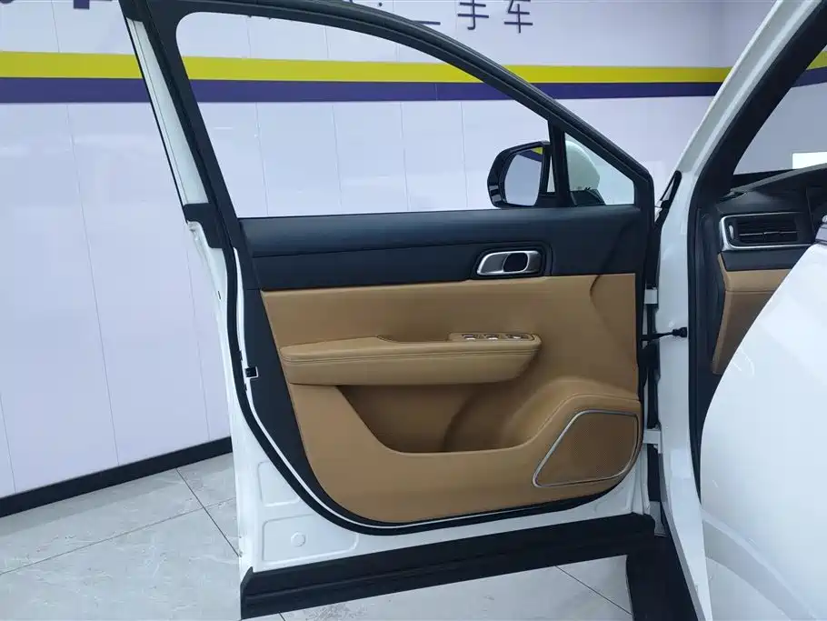 Li Auto Li ONE 2021 Extended-Range 6-Seat Version 2022 - thumbnail 7