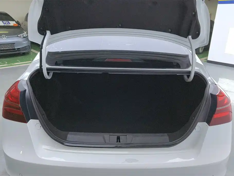 Geely Auto Geely Emgrand 2018 1.5L CVT Connected Version 2019 - thumbnail 4
