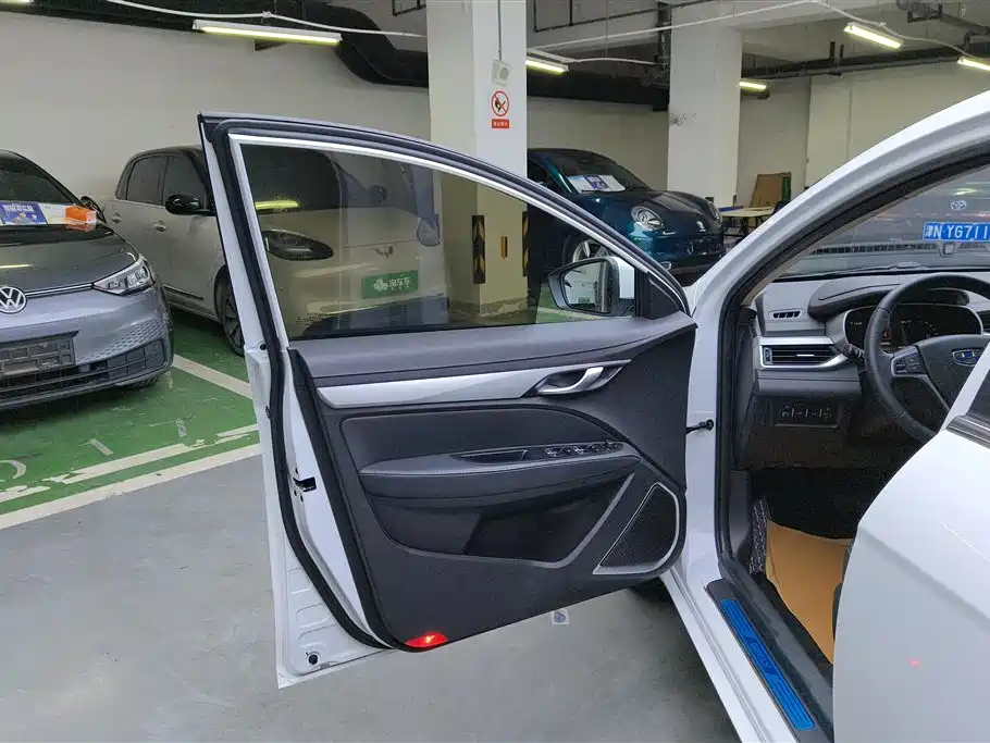 Geely Auto Geely Emgrand 2018 1.5L CVT Connected Version 2019 - thumbnail 7