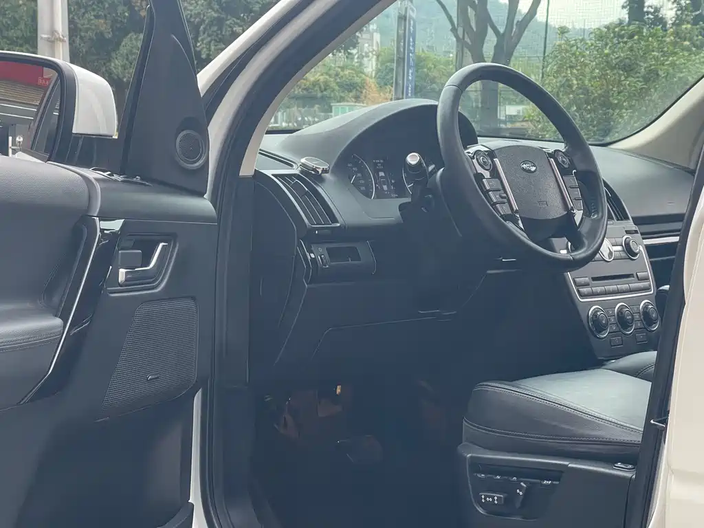 Land Rover Freelander 2 2013 2.0T Si4 HSE Petrol 2013 - thumbnail 15