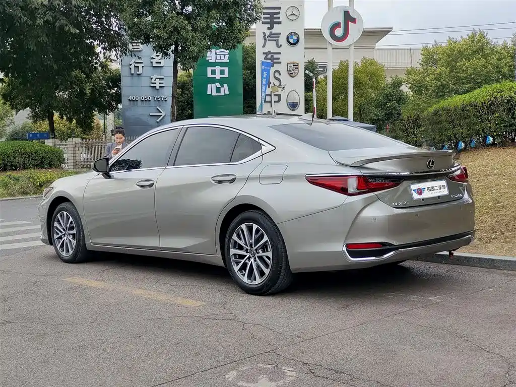 Lexus Lexus ES 2021 200 Excellence Edition 2021 - thumbnail 4