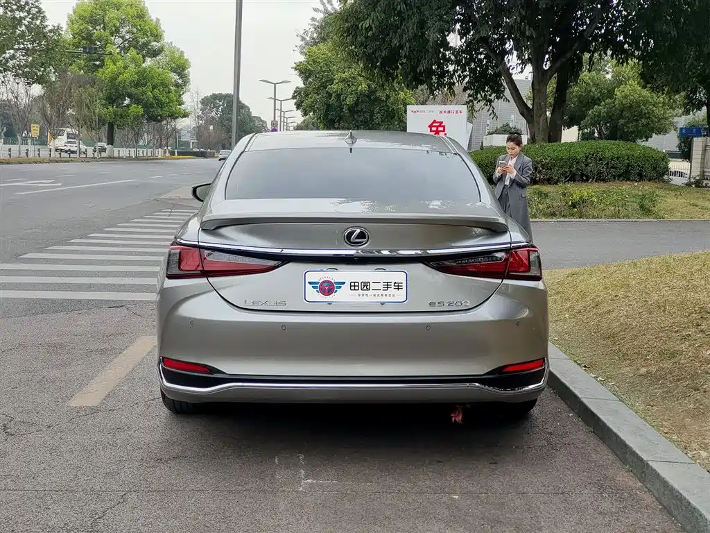 Lexus Lexus ES 2021 200 Excellence Edition 2021 - thumbnail 5